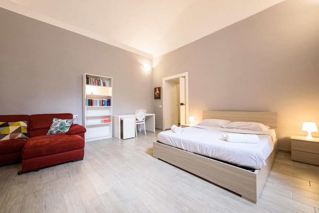 Via Atri 37 Appartement Napels
