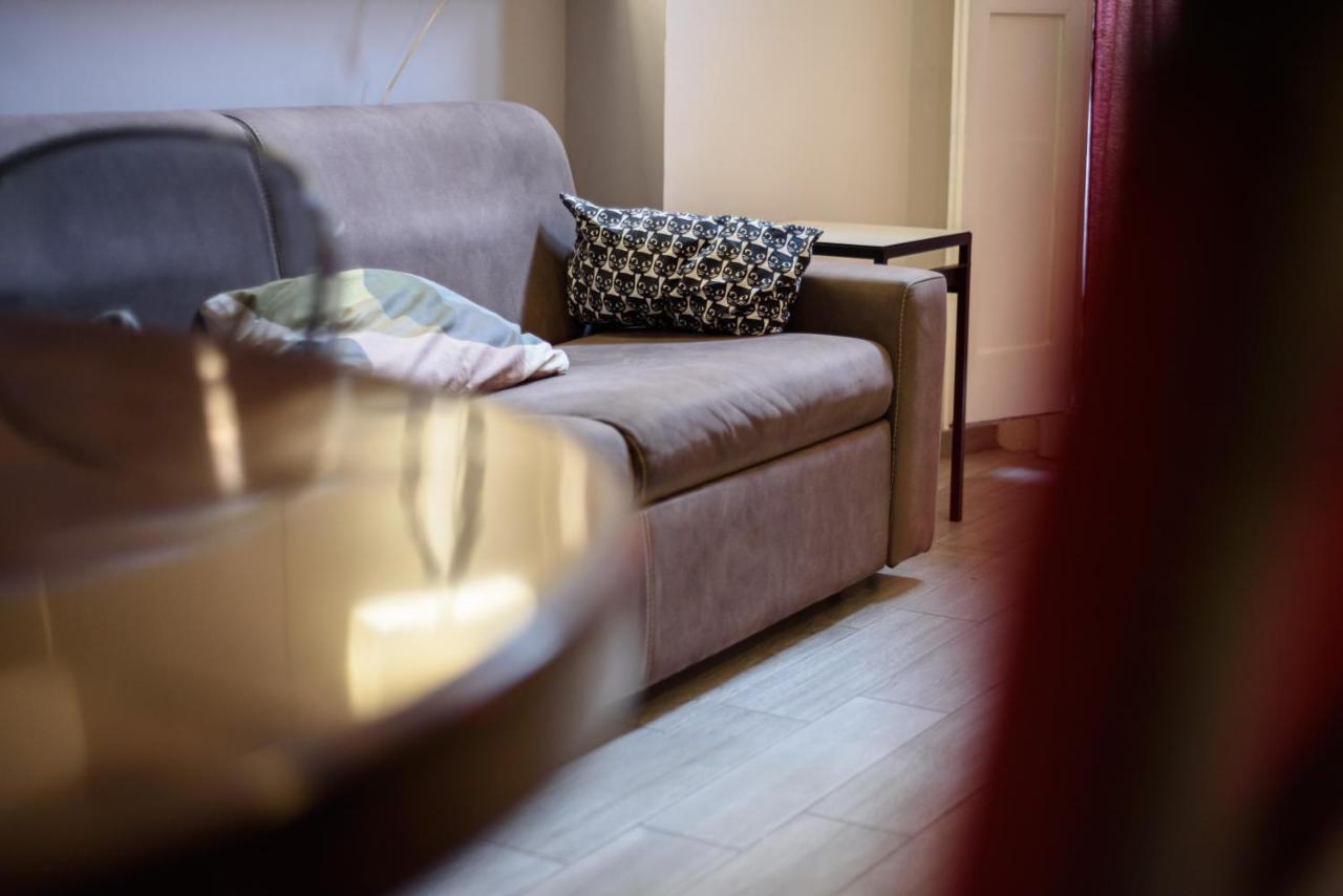 Appartement Via Atri 37 *